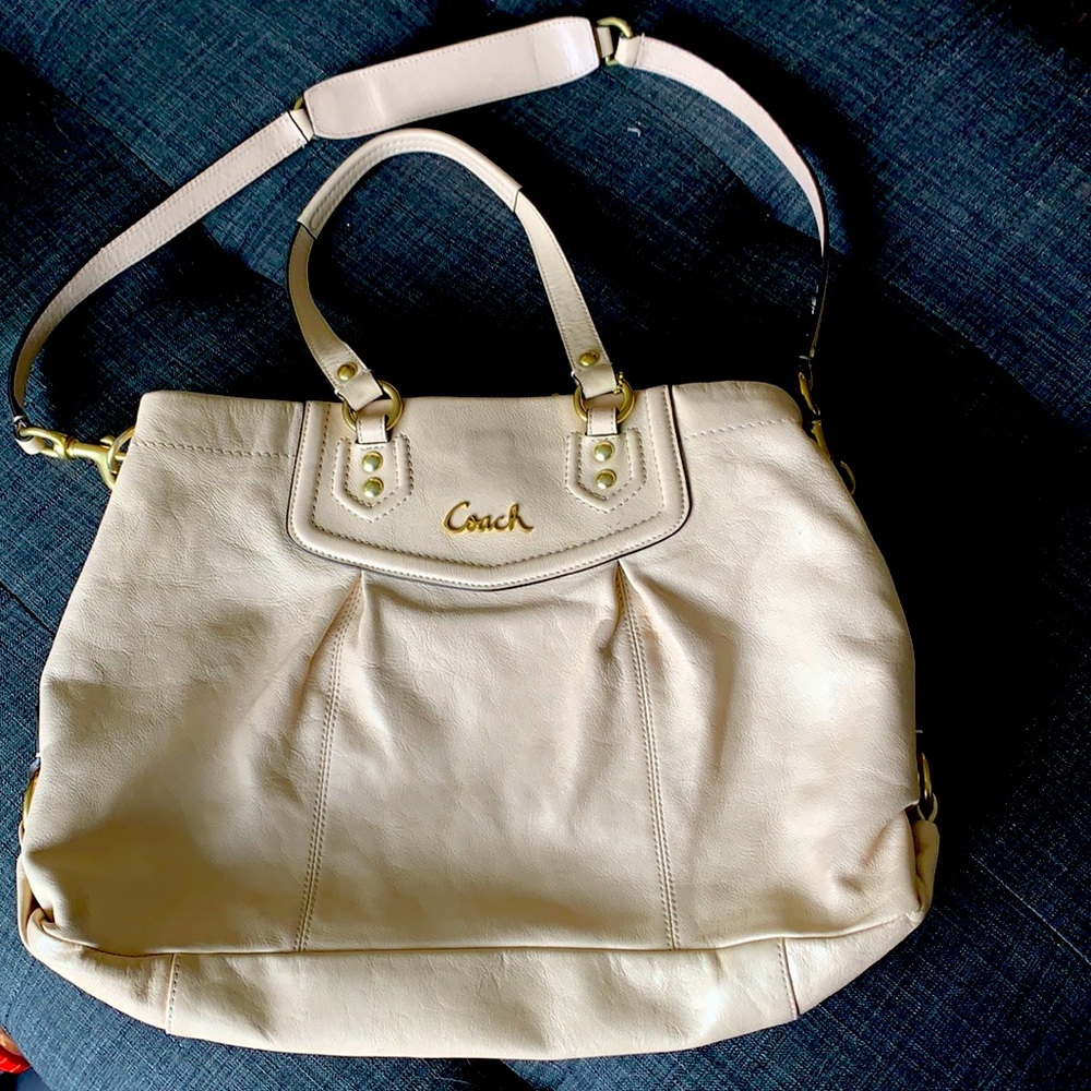 Stunning Ashley leather Coach Handbag